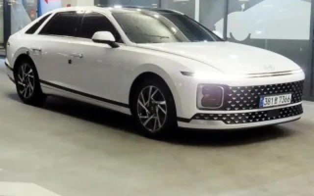 그랜저 (GN7) LPG 3.5 2WD 현대 2023/10 75,654km